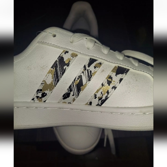 Adidas Womans Cloudform Comfort Sneakers Size 10 NWT - Picture 2 of 9